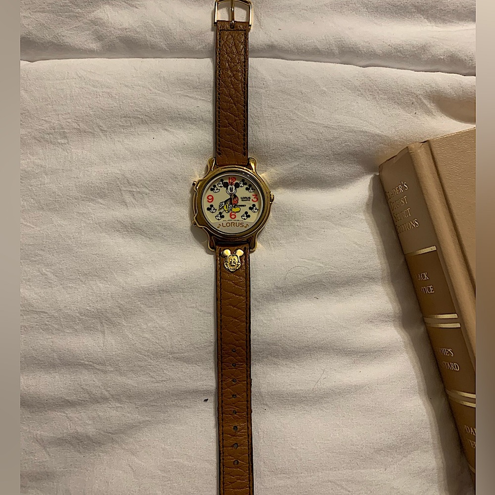 Vintage Disney LORUS Mickey Mouse Unisex Adult Quartz Watch Musical